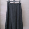 サスティナでレンタルした黒いスカート